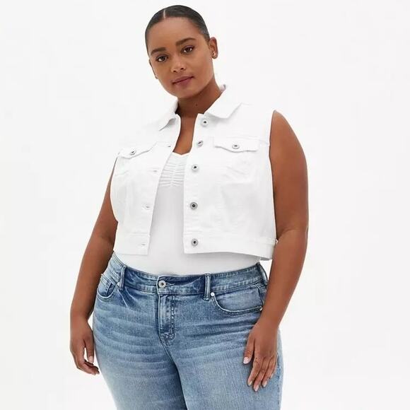 Torrid White Crop Denim Vest NEW Size 3 3X NWT Closet Staple Capsule Wardrobe - Picture 2 of 16